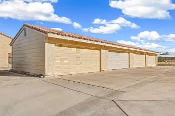2 bed, 2.5 bath, 1400 sqft, $1,450 — Photo 2