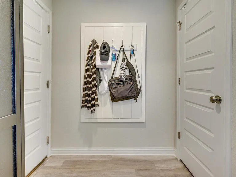 7702 Dylan Dr — Photo 12