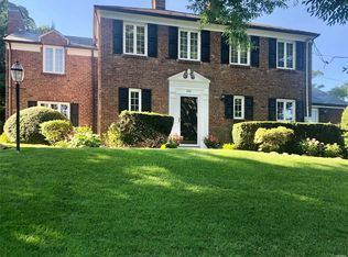 431 Hunt Ln, Manhasset, NY 11030