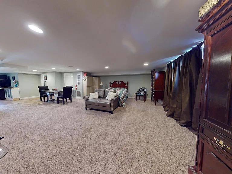8902 Blue Grass Rd — Photo 20