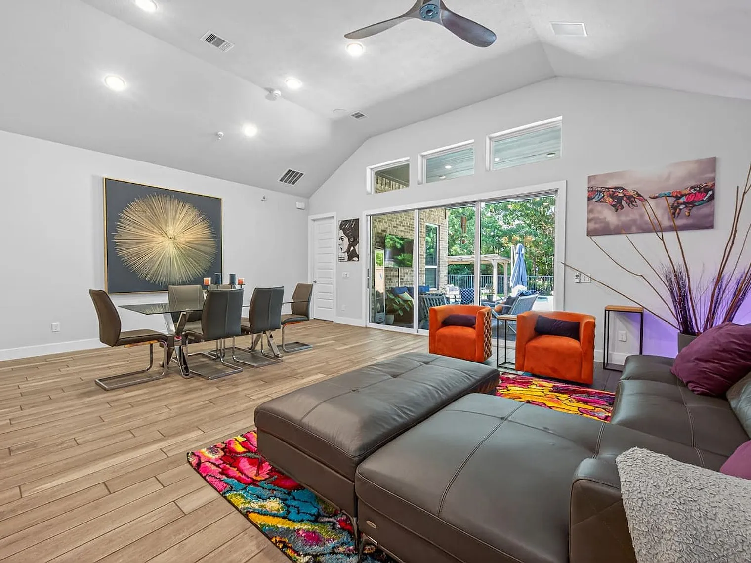 3 bed, 2.0 bath, 2863 sqft, $6,343 — Photo 2