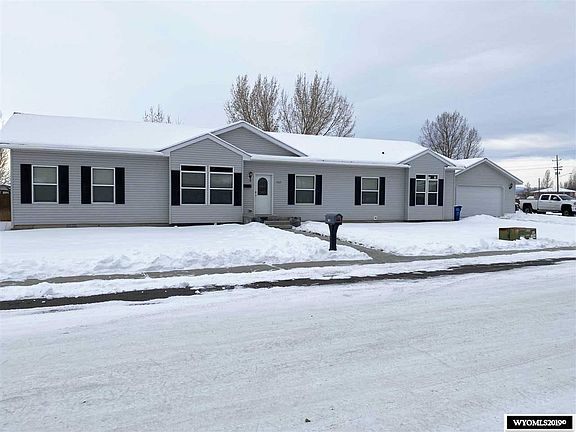 2nd image of 1021 Palisades Ct