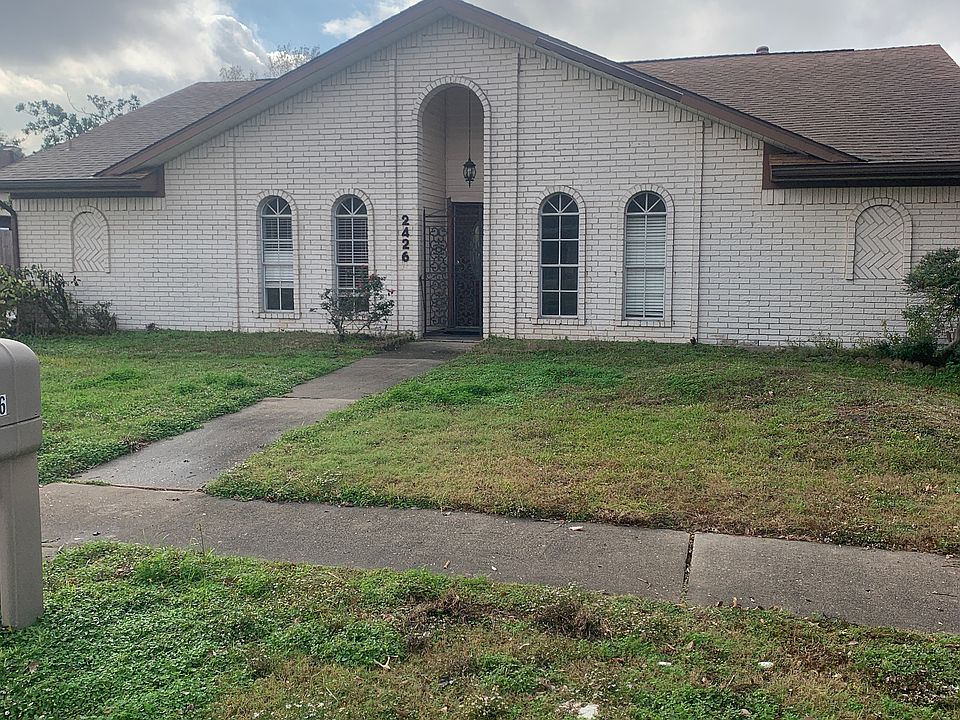 1st image of 2426 Maxwell Ln