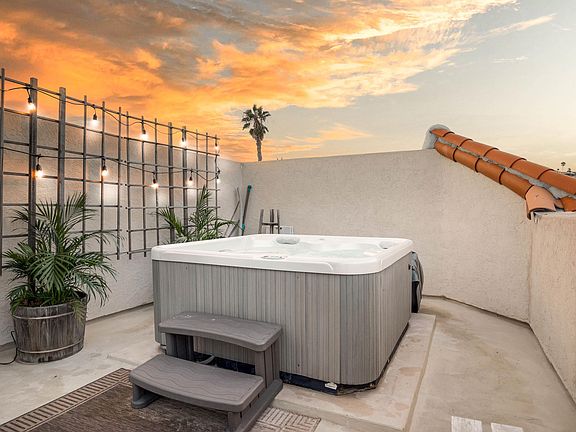 Private Roof Top Hot Tub