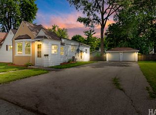 517 Linden Dr, Round Lake, IL 60073