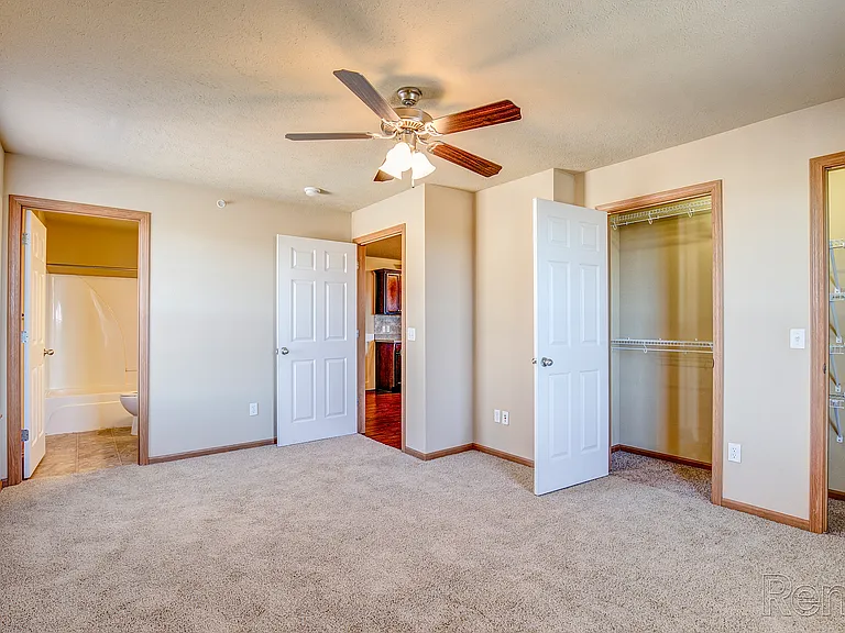 Weaver Creek Apartments — Photo 22