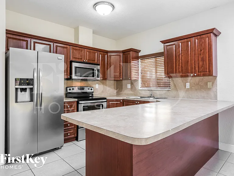 213 SW 15th Pl — Photo 6