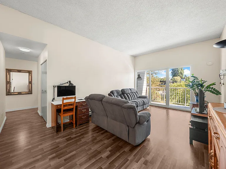 3451 Springfield Dr #312 — Photo 7