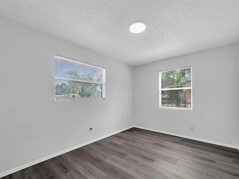 4421 11th Ave S — Photo 17