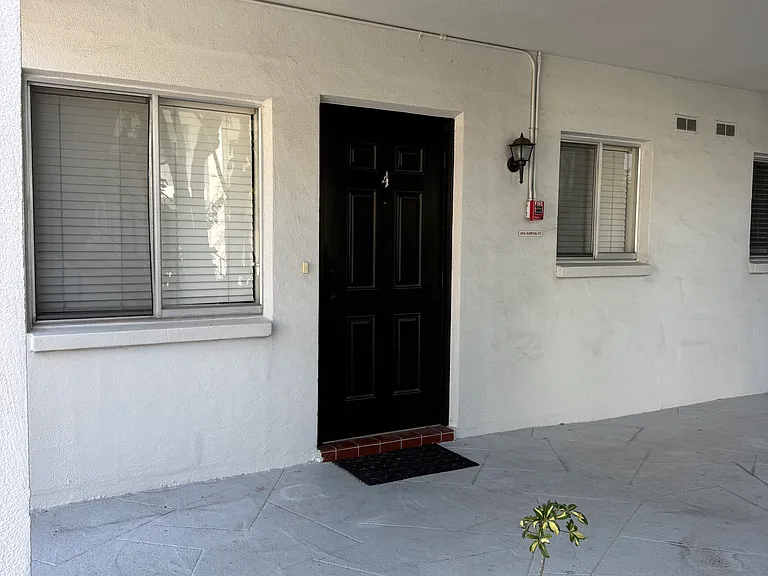 300 35th Ave N #F4 — Photo 10