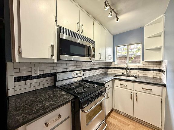 3rd image of 4214 Bellvue Ave #B