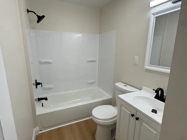 6 Arch St #1, Watervliet, NY 12189