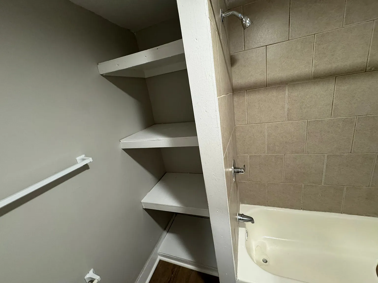 3 bed, 1152 sqft, $1,725 — Photo 4