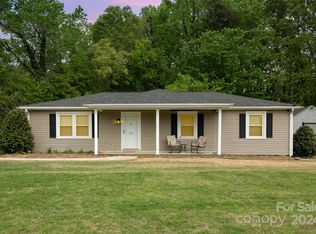 806 E Chestnut St, Stanley, NC 28164