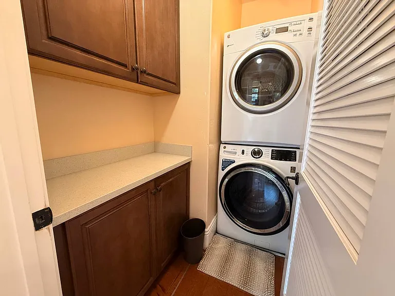 225 W Angela St — Photo 8