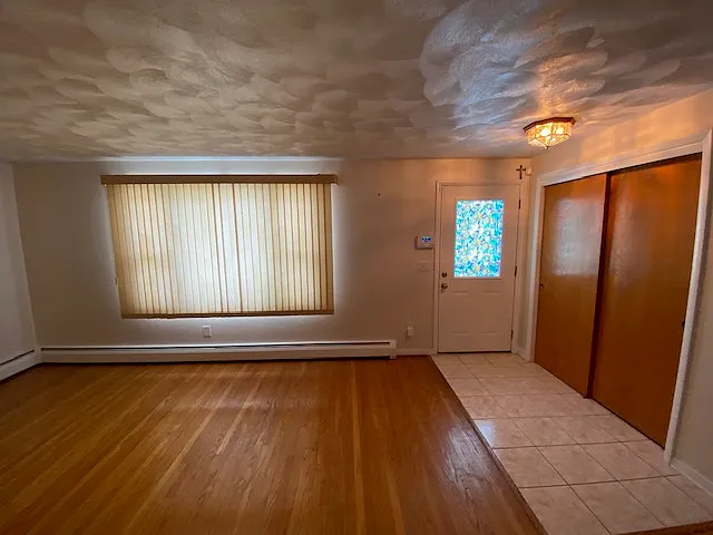 Foyer - 949 Copper Kettle Rd