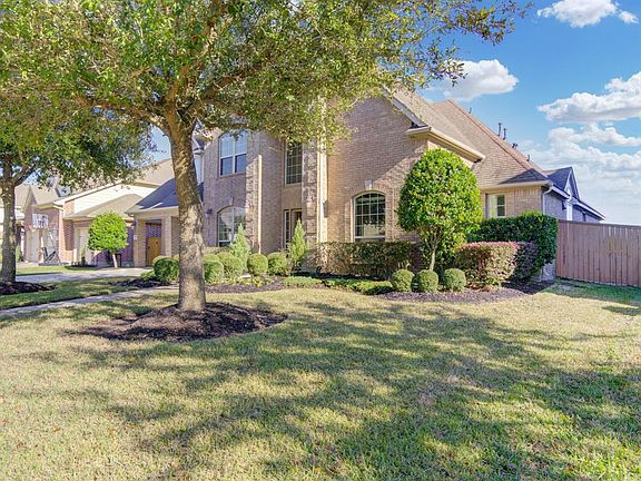 3rd image of 1328 Altavilla Ln