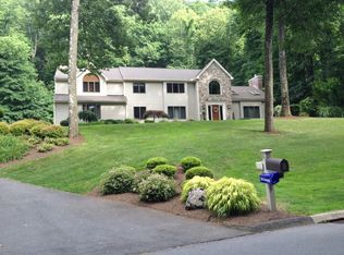 90 Copper Ridge Rd, Southington, CT 06489