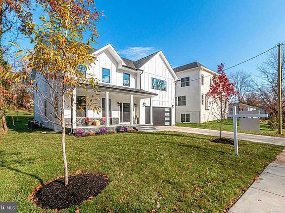 4th image of 2144 Pimmit Dr