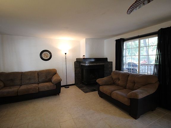 3rd image of 7809 Pamela Ct SE
