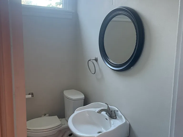 403 Court St — Photo 6