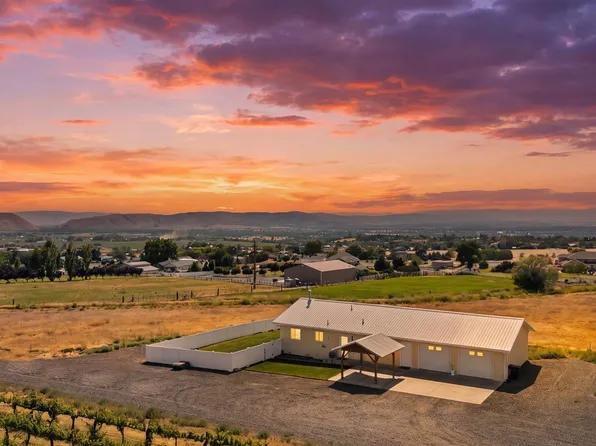 7632 Roza Hill Dr, Yakima, WA 98901