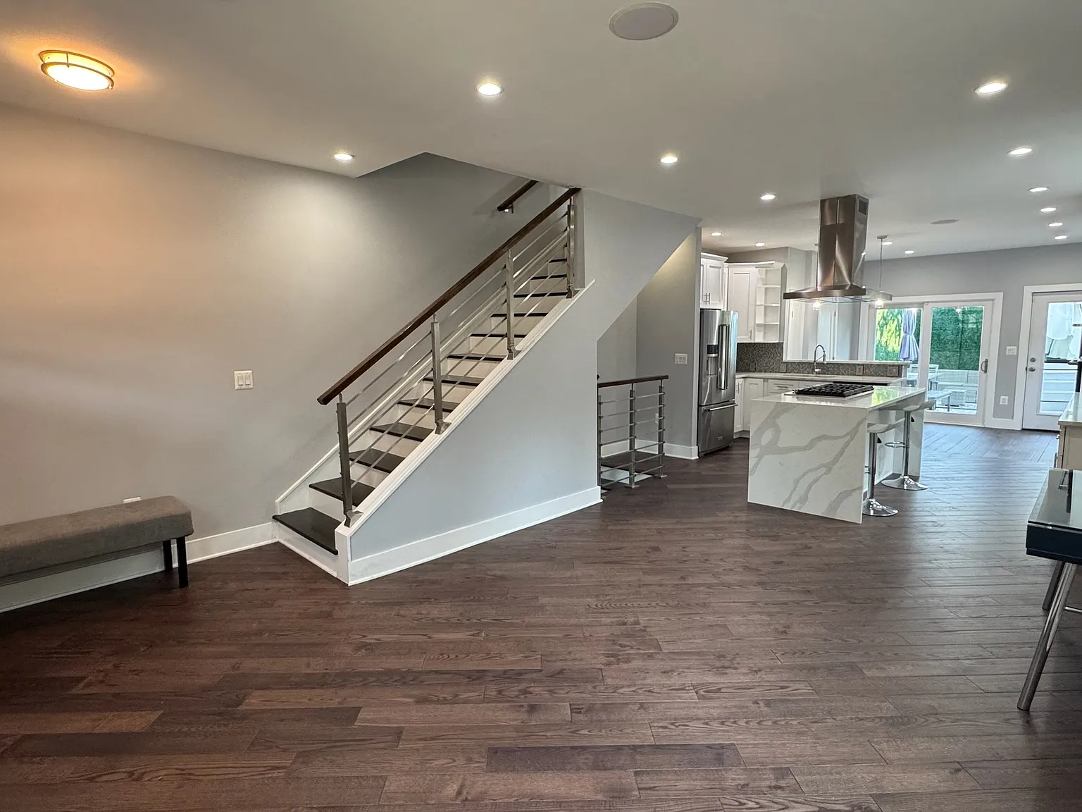 4 bed, 3.5 bath, 2808 sqft, $5,950 — Photo 2