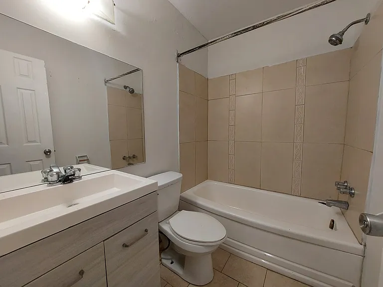 110 Breton Rd #5 — Photo 3