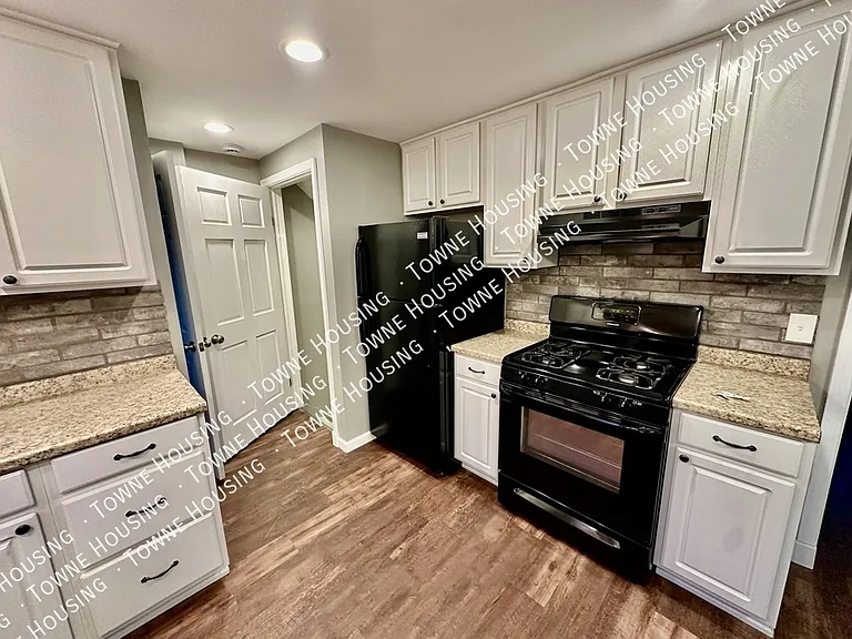 757 Remington Dr #1 — Photo 6