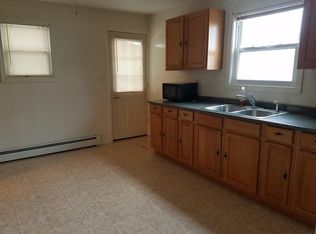 32 Park St #2R, Southbridge, MA 01550