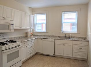 9 Cleveland St #1, Somerville, MA 02143