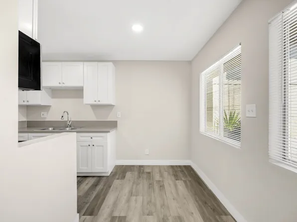 Look and Lease Special One Month Free rent, 4500 Lakewood Blvd #8, Long Beach, CA 90808