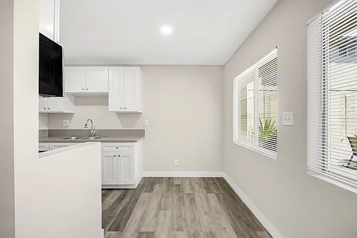 4500 N Lakewood Blvd Photo 1