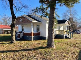 1202 E Page St, Dexter, MO 63841