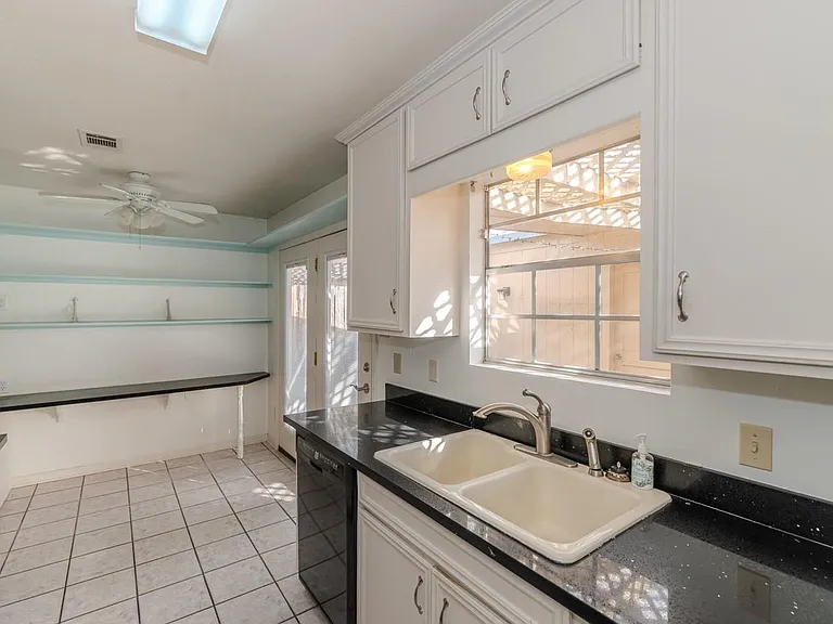 5975 Meadow Way — Photo 7