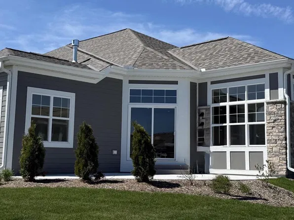 904 S Verona CIRCLE #36, Grafton, WI 53024
