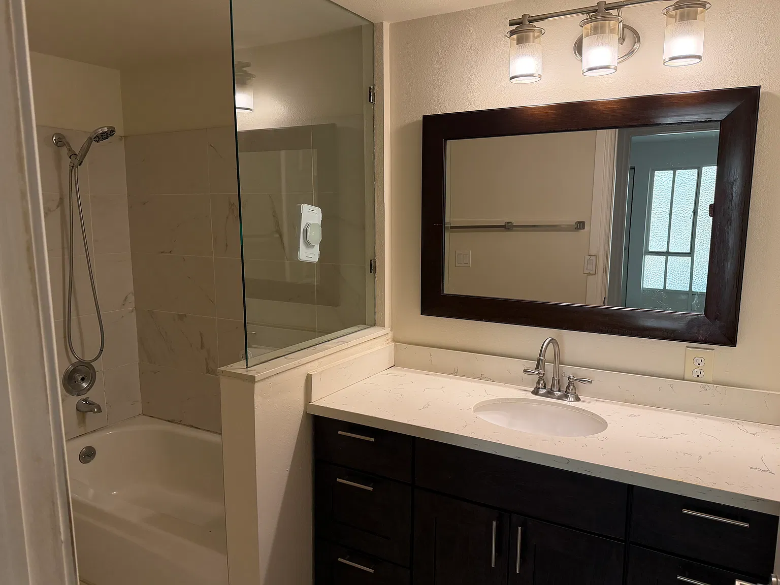 2 bed, 823 sqft, $2,600 — Photo 4