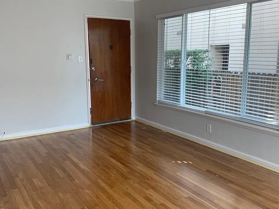 118 N Hayworth Ave #1