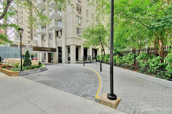 Rented by City Connections Realty | media 19