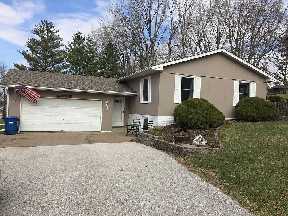 Great yard and neighborhood!
