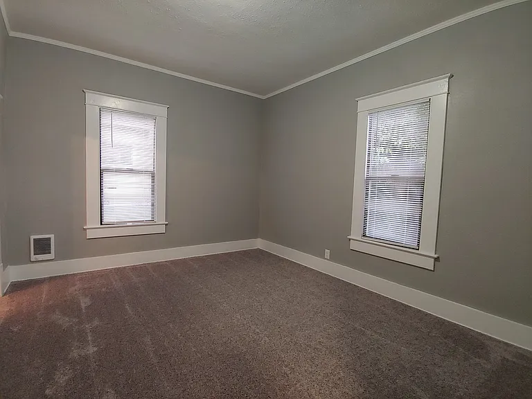 216 S Academy St — Photo 22