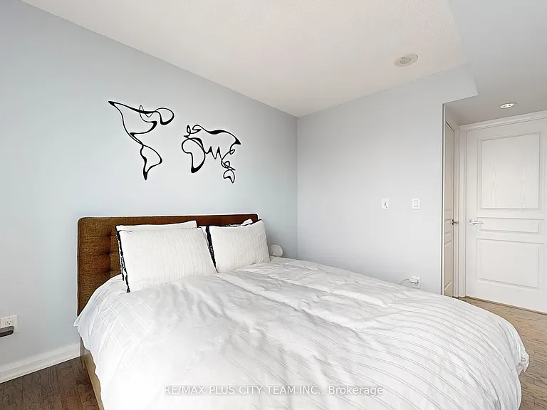 18 Yonge St #2904 — Photo 12