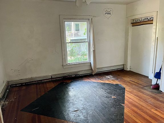 5th image of 12 York Ave