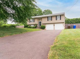 4 Yale Ct, Enfield, CT 06082