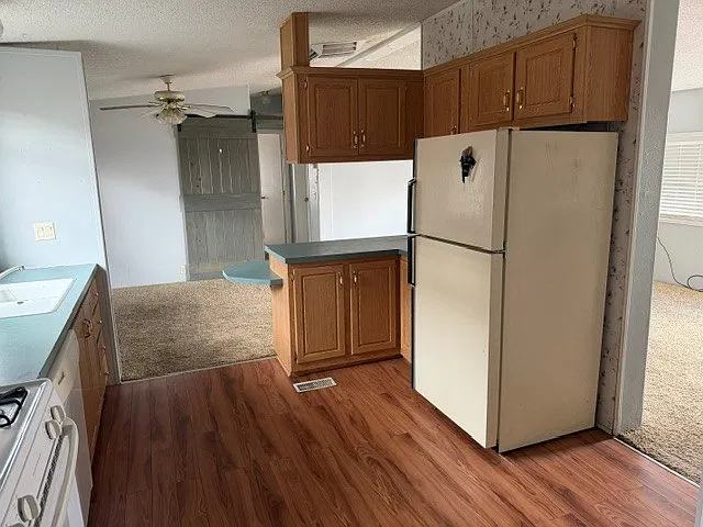 4975 Newport Ct — Photo 10