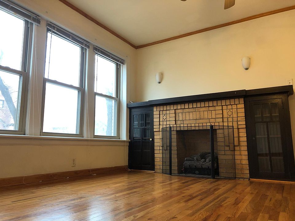 1st image of 3106 N Wolcott Ave #1