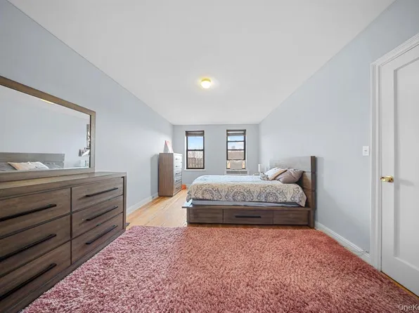 98-120 Queens Boulevard image 20 of 29