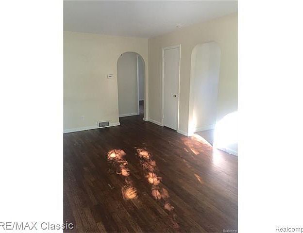 2nd image of 214 Center St