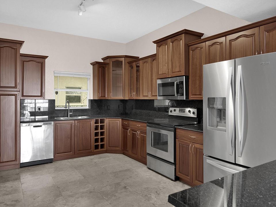 1st image of 1640 Presidential Way APT 407