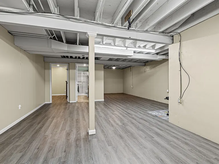 235 SW Seagull St — Photo 25